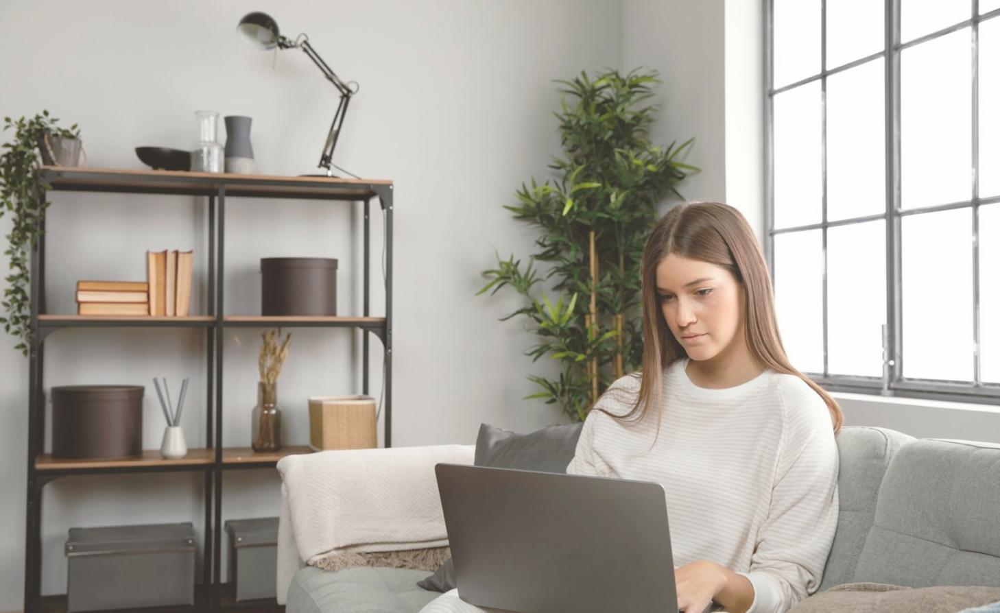 Financial planning workspace showing budget tracking and expense analysis